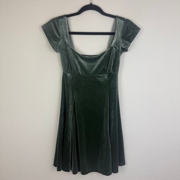 Rewind Dresses & Skirts - Rewind Womens Babydoll Empire Waist Velvet Mini Olive Green Velvet Dress XS